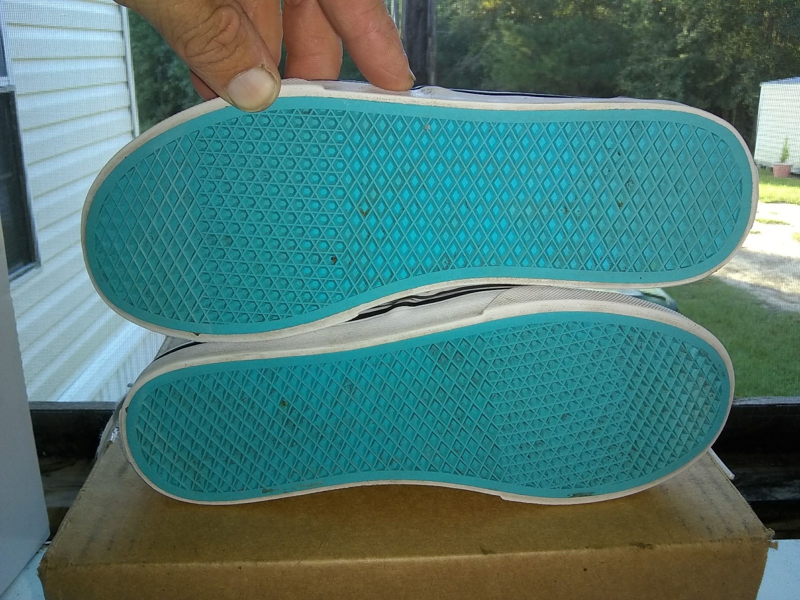 Black Off The Wall Skateboard Vans With White Soles & Laces ~ Size 4.5