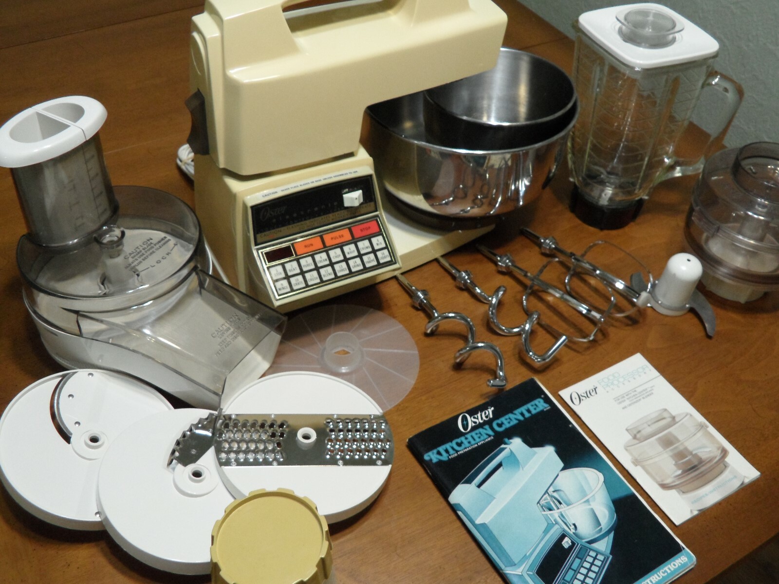 Vintage Oster Electronic Touch Control Kitchen Center 978-08H 16 Speed Blender