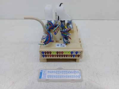 TOYOTA AURIS FUSE RELAY BOX  MK2 E180 2012-2019 8273012X80A