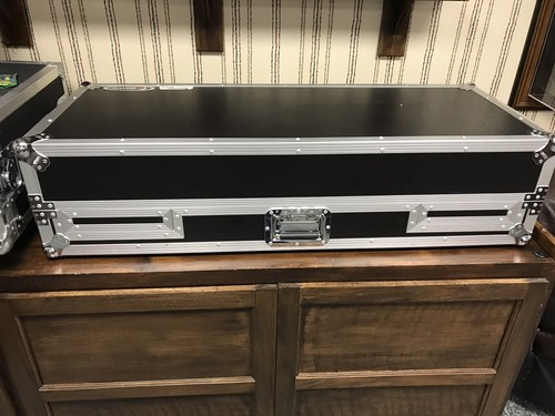 Pioneer DJM3000, (2) CDJ-800 MK2, Serato SL1 and Odyssey Coffin Case