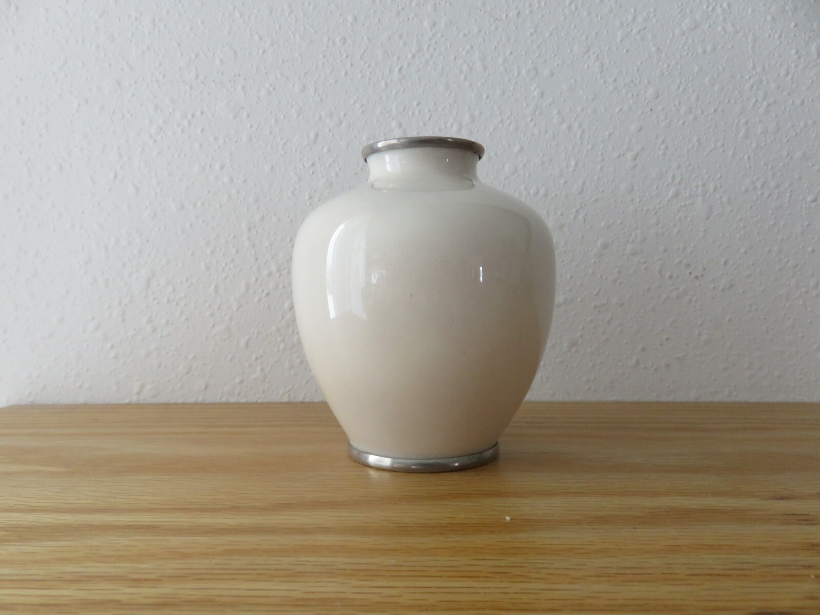 Cloisonne Vase w Rose Flowers Off-White Background Japan