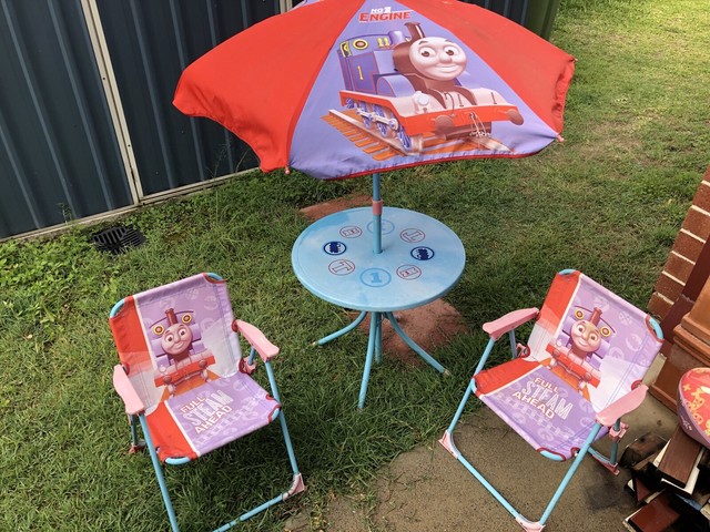 thomas the tank table and chair set