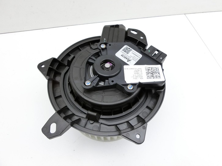 Tesla Model Y LR 20-25 5YJY Gebläsemotor Lüftermotor Heizungsgebläse Tesla Model Y LR 20-25 5YJY 01.06.2023... Vorschau 2