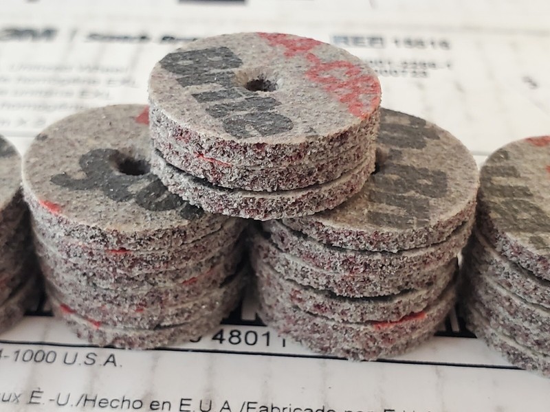 (25) 3M Scotch Brite EXL Unitized Deburring Wheel 8A Coarse 1” x 1/8” x 1/8”