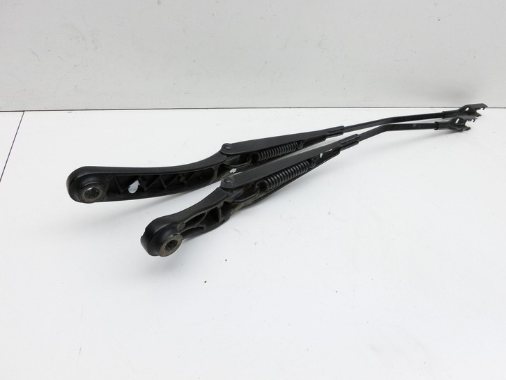 Audi A5 8F Cabrio 09-12 2x Scheibenwischer Wischarm Vorne Audi A5 8F Cabrio 09-12 05.05.2011 8F1955407 gebraucht Vorschau 2