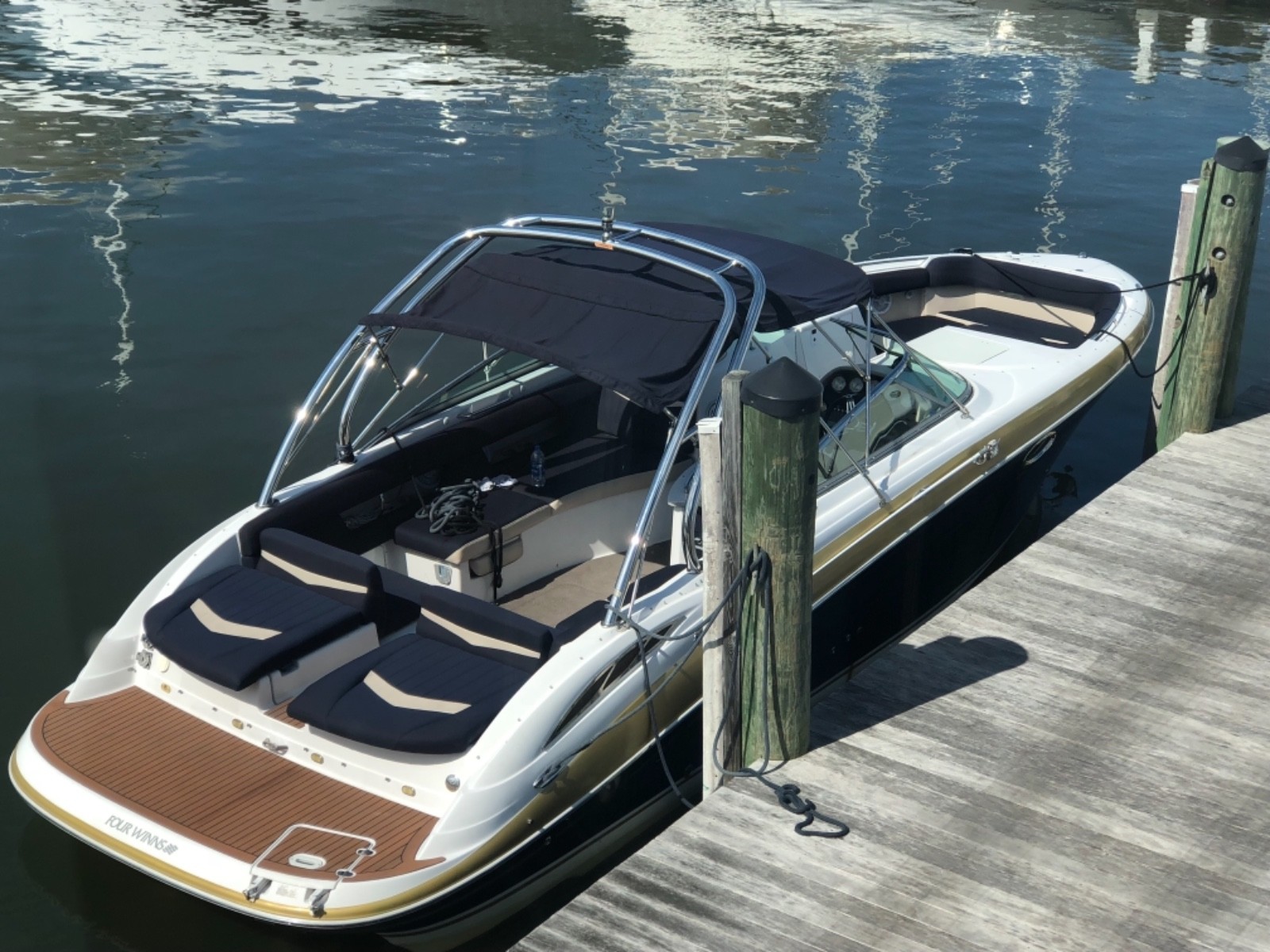 2007 Four Winns H310