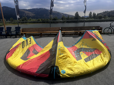 Used 2023 Duotone Evo SLS 12m kite - flown less than 15 times, great condition!