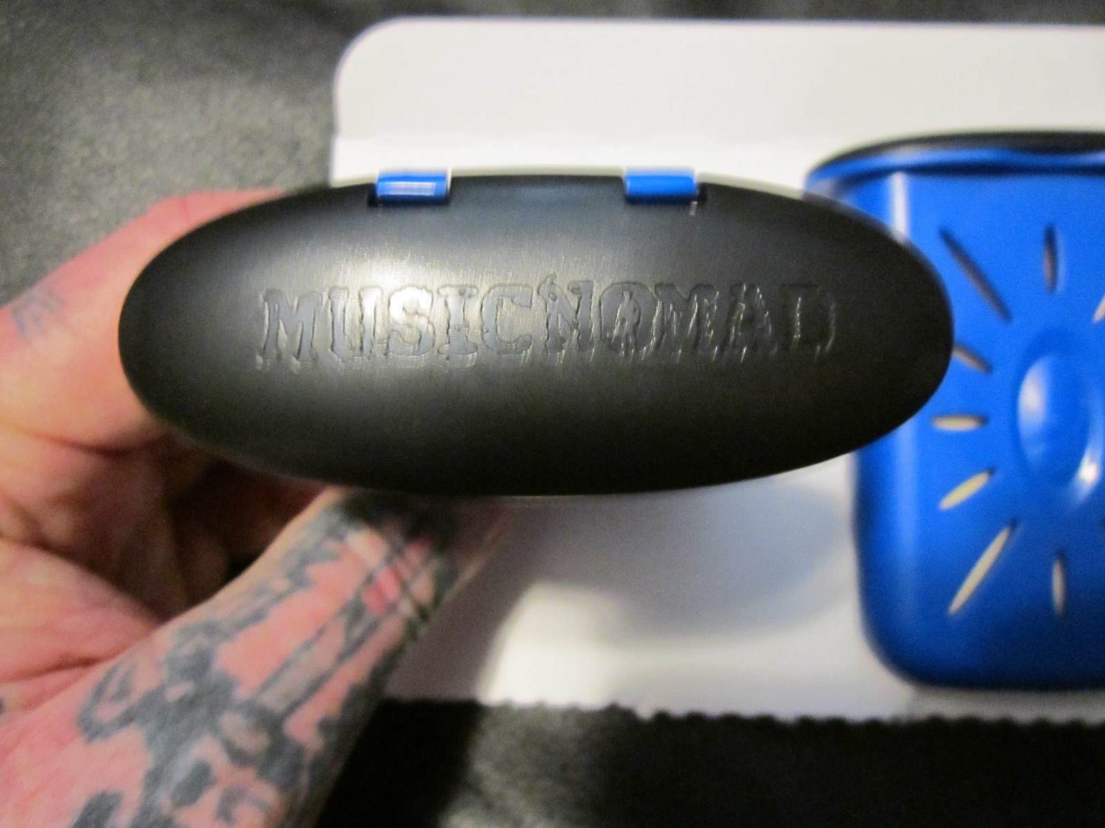 Music Nomad MN300 The Humitar - Acoustic Guitar Soundhole Humidifier 2 excallent