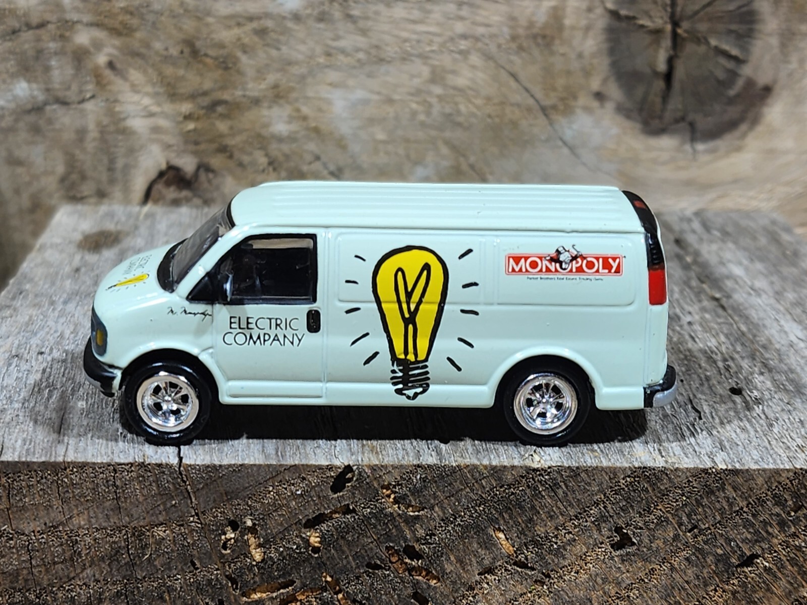 Johnny Lightning Monopoly ミニカー 2個セット Amazon.com: Johnny Lightning Electric Co. Utility Van