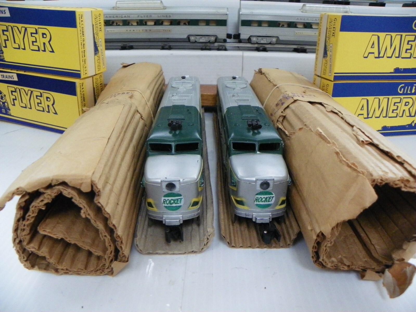 AMERICAN FLYER 474/475 ROCKET PASSENGER SET K5364W  EXCELLENT