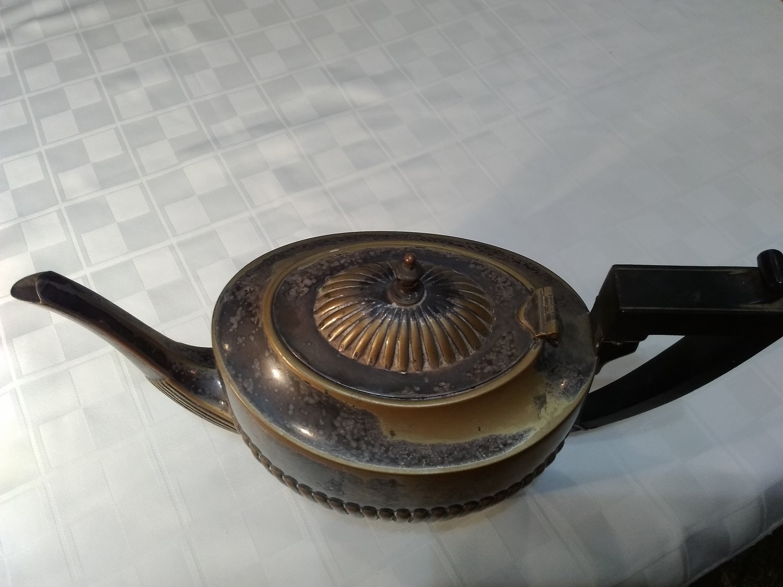 Old  Tea Kettle Age unknown, Unmarked great patina