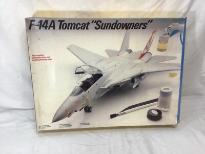 1990 Testors US Navy F14A Tomcat Plane 1:48 Scale Model Kit Sundowners Squadron