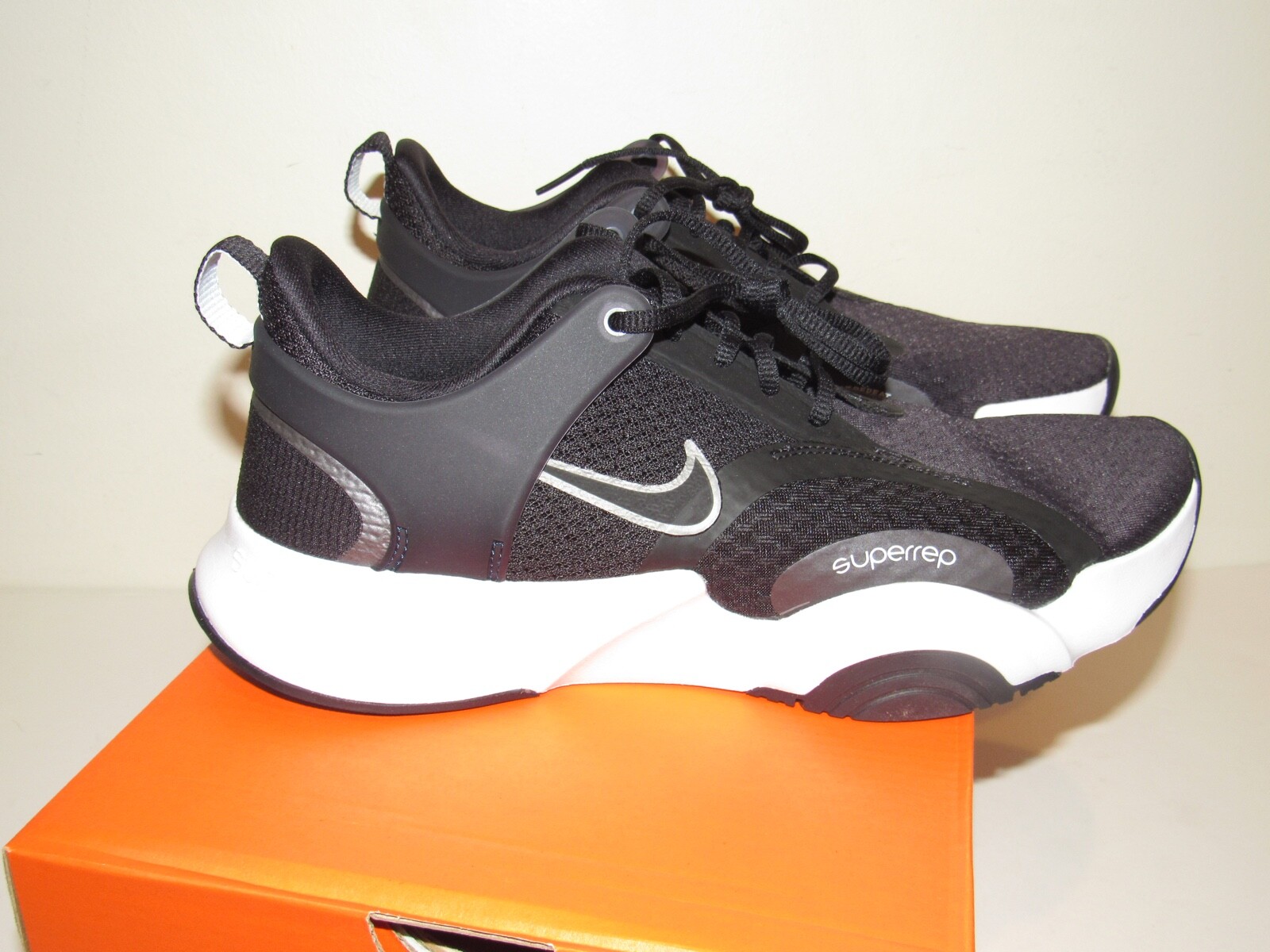 nike training superrep go trainers in cream