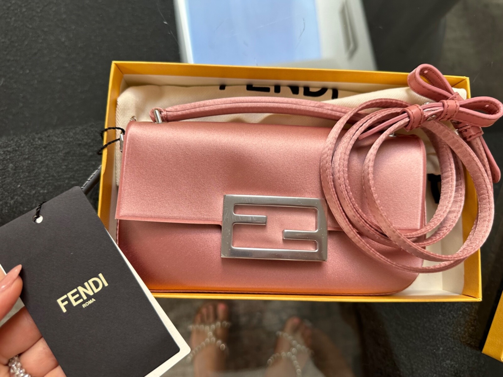 Fendi Baguette Phone Pouch Pink. Top Handle/Crossbody (**NEW Fendi Baguette Phone Pouch Pink. Top Handle/Crossbody (**NEW