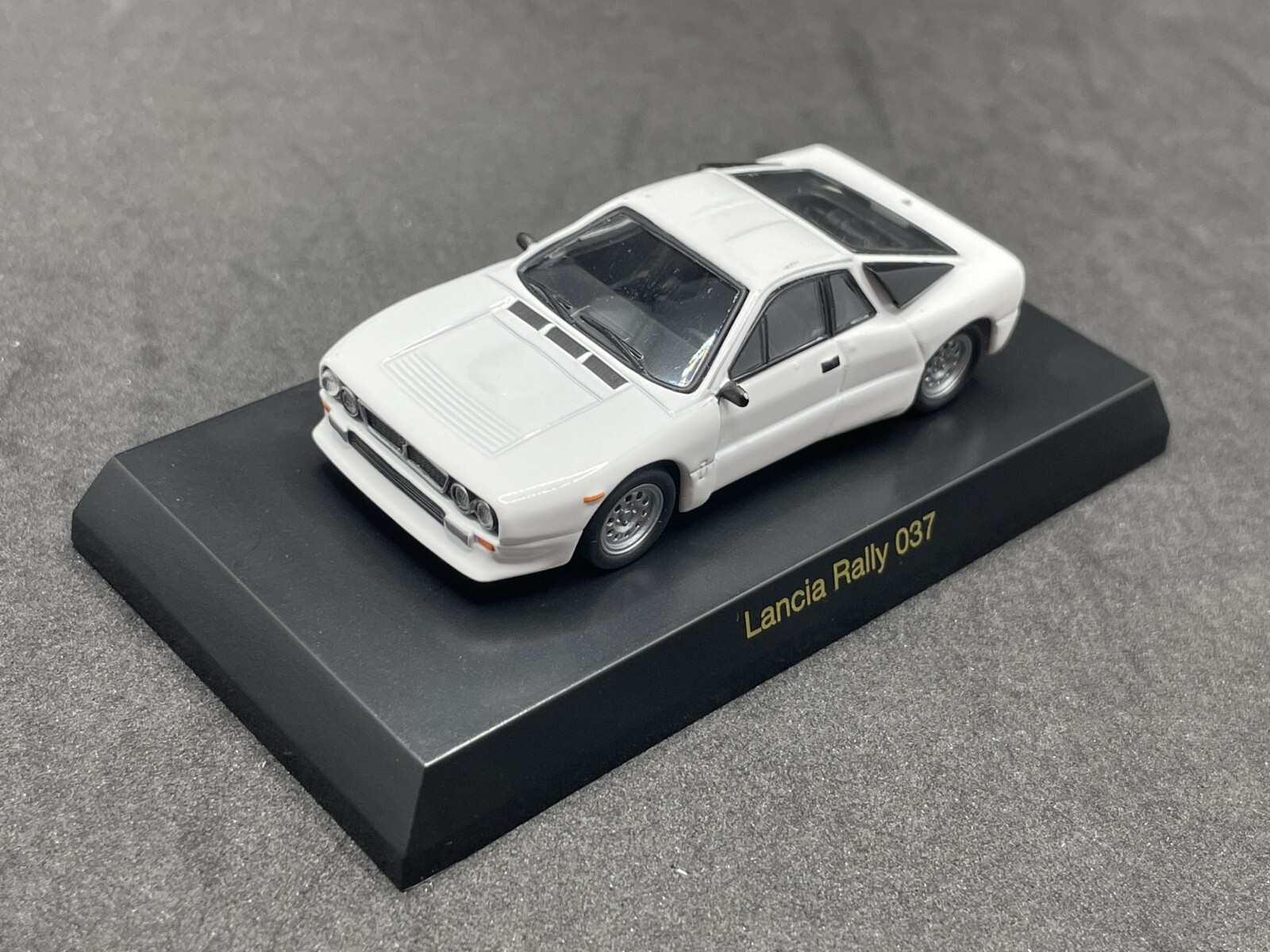 ミニカー LANCIA RALLY 037 1/43 KYOSHO $_12.JPG?set_id=880000500F