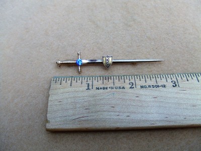 10k yellow gold kkc pin with ceylon sapphire 2 7/8 inches