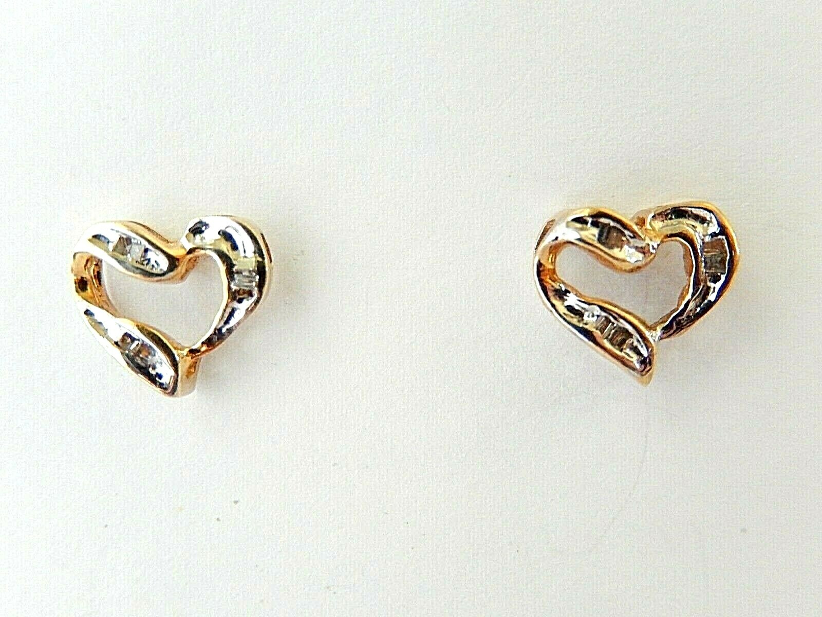 ★VINTAGE HOLLYWOOD★ [14K Gold] Triple Baguette Heart Earri NWT* 14K Yellow Gold .25CT Baguette Diamond Heart Stud