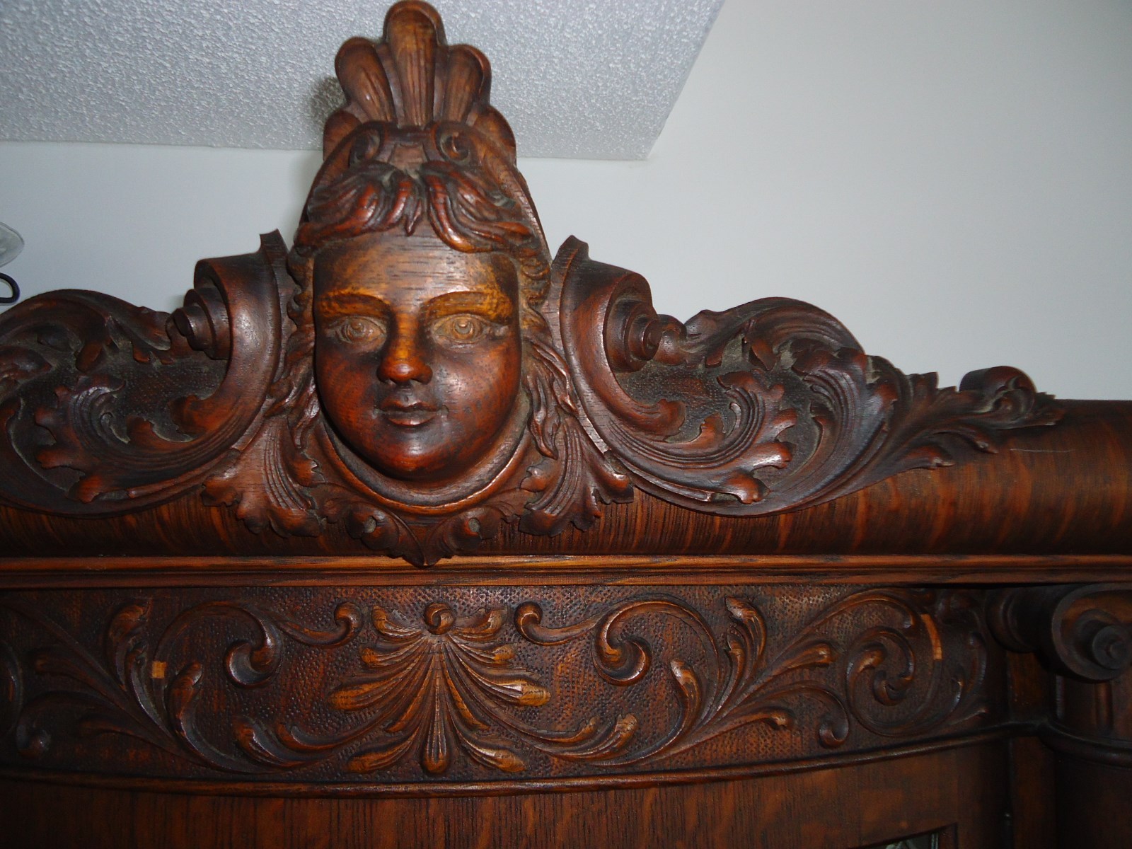 Lady Ladys Head Quarter Sawn Oak Curved Glass China Cabinet Leaded Glass Curio