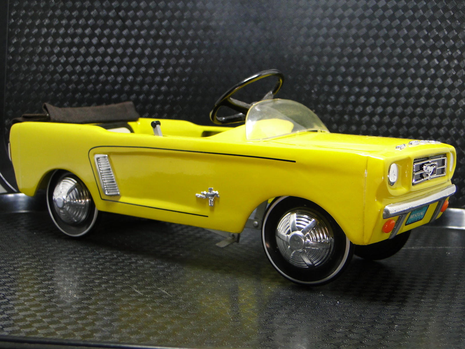 Ford Mustang Pedal Car Coca-Cola　希少　美品 Ford Mustang Pedal Car Coca-Cola 希少 美品 Ford Mustang