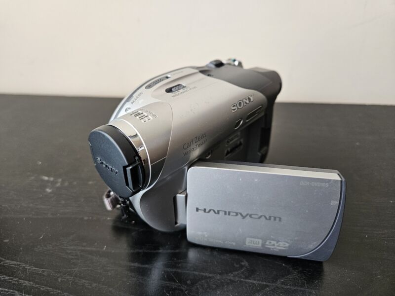 Sony Handycam Dcr-Dvd105 Mini Dvd Camcorder 20x Optical Zoom No Charger Tested 