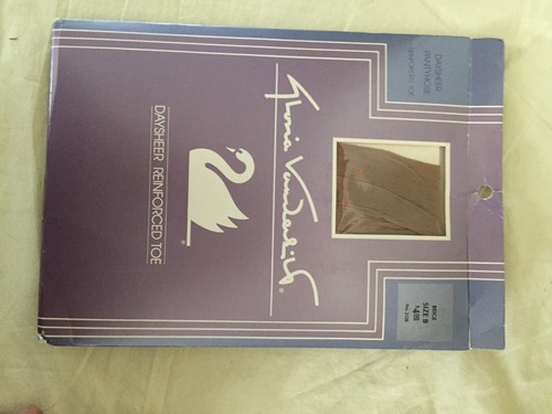 QUEEN SZ 3X PANTYHOSE NYLONS FISHNET KNEE HIGH GLORIA VANDERBILT NWT LOT 9 pair