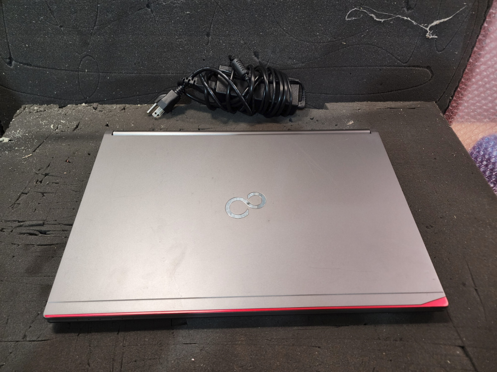 Fujitsu Lifebook E756 Laptop i5-6300U 256GB SSD 8GB DDR4 Fujitsu Lifebook E756 Laptop i5-6300U 256GB SSD 8GB DDR4