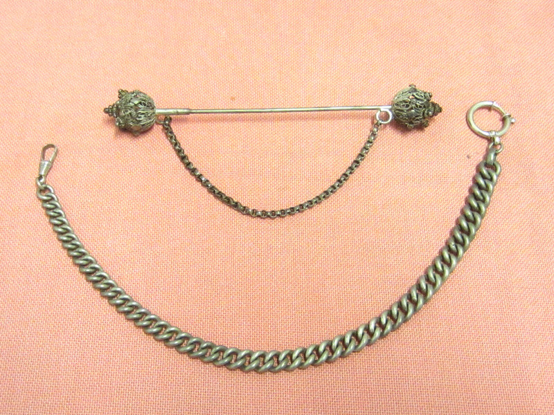 Damen Blusen Kragenstecker, 15 Cm, Und Uhrenkette, 33 Cm, 1920 Jh., Dick Versilb