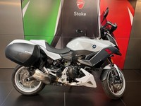 2021 BMW F 900 XR PANNIERS BELLY PAN FULL BMW HISTORY LOW MILES