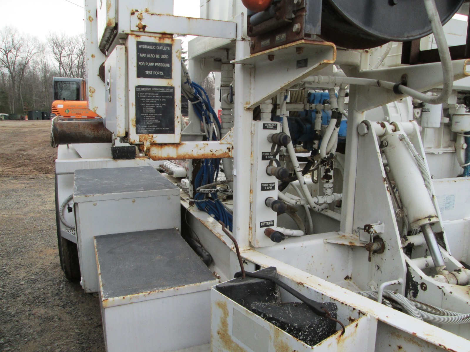 ALTEC AD-108 UNDERGROUND CABLE PULLER SELF-PROPELLED