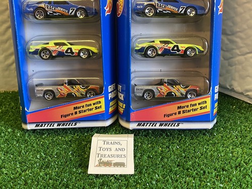 HOT WHEELS- 5 CAR GIFT PACK - FIGURE 8 RACERS- 18828 -PORSCE - FERRARI MORE -NEW