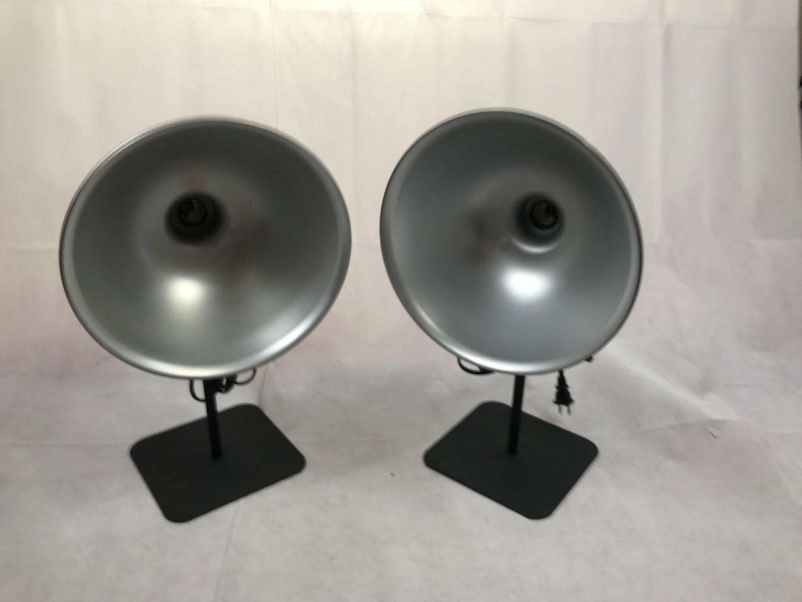 Lot Of 2 Smith Victor 10 in. Round Photography Studio Light Lamps
