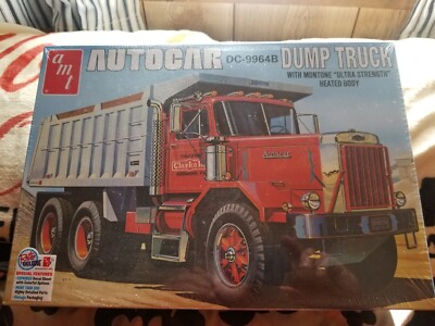 AMT  1/25 Scale Autocar Dump Truck Plastic Model Kit 