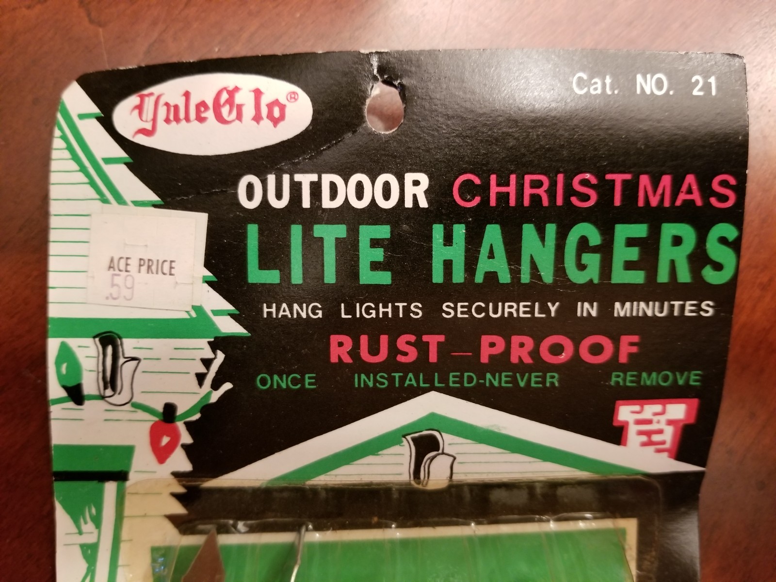 Twelve (12) NOS Vintage Yule Glo Outdoor Rust Proof Christmas Lite Hangers