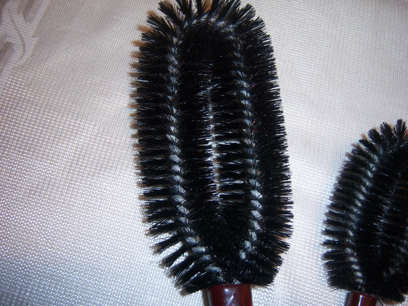 VINTAGE LOT OF 3 STANLEY BRUSHES RED/BROWN BAKELITE HANDLES 2 lg 1 Mini