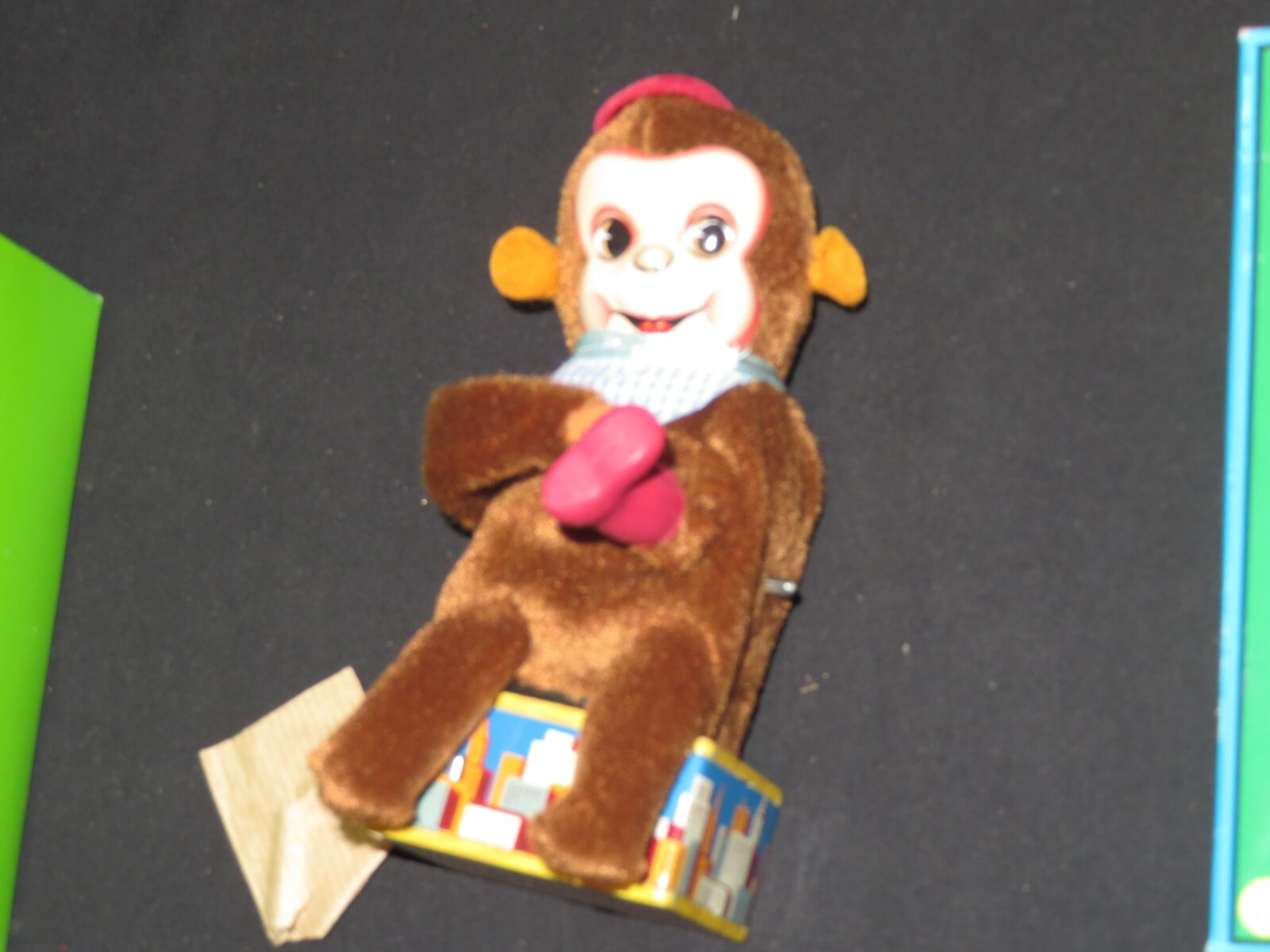 Wind-Up Tin Toy MONKEY Little Shoe Shiner w/ Box (Q452)