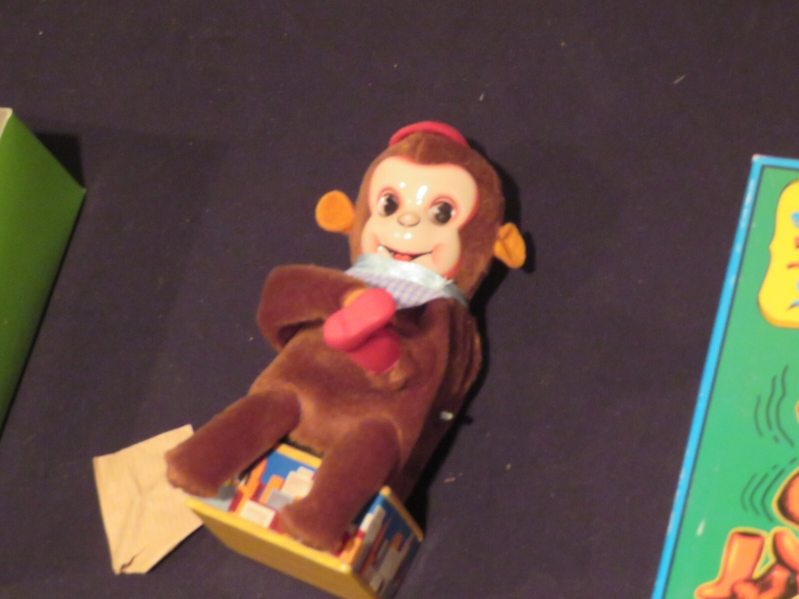 Wind-Up Tin Toy MONKEY Little Shoe Shiner w/ Box (Q452)