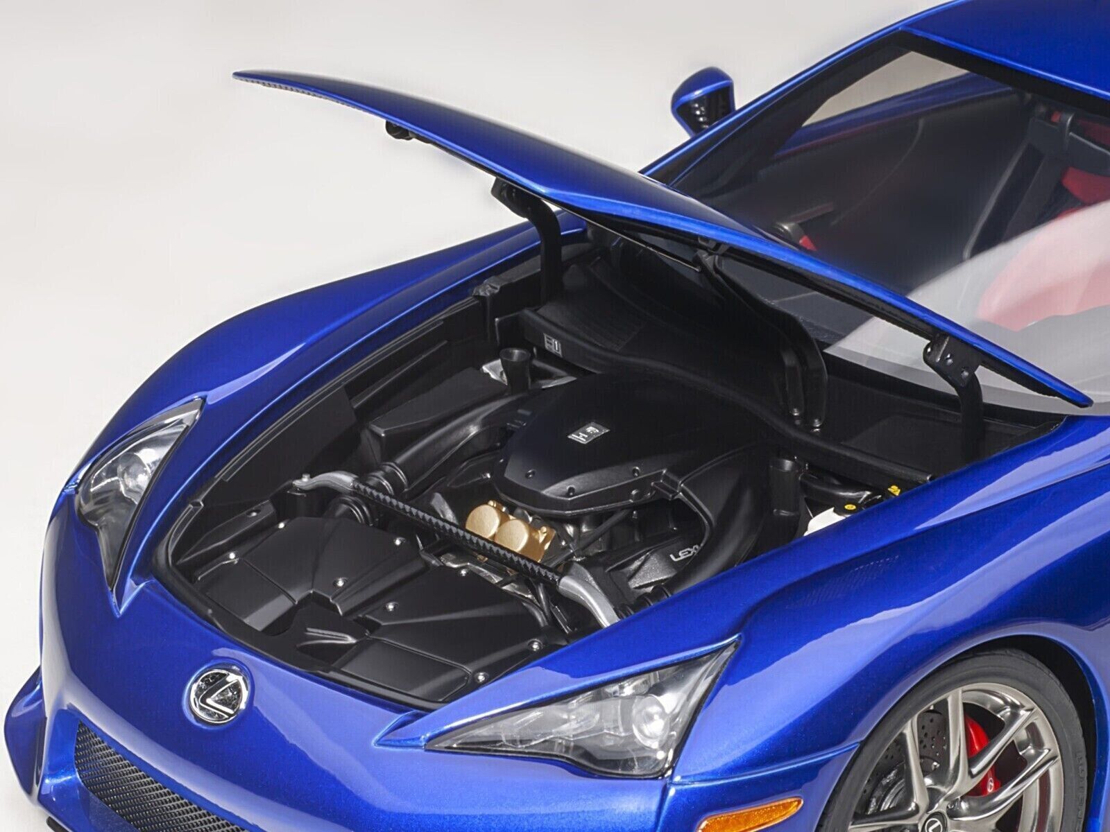 1/18 Scale Lexus LFA (Pearl Blue Metallic) Model Car By