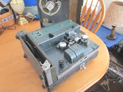 Vintage RCA Model 400  16mm film projector---MI-1345-A