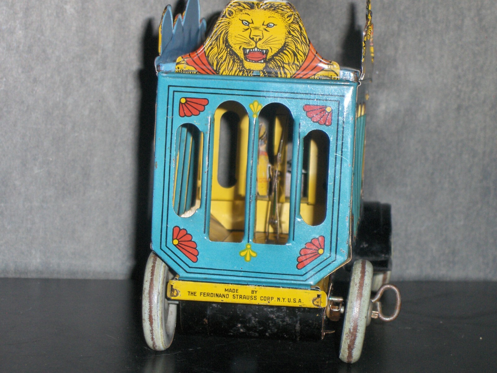 20's US Made Strauss Big Show Circus Wagon Tin Wind Up Toy W/Lion, Tamer, Driver