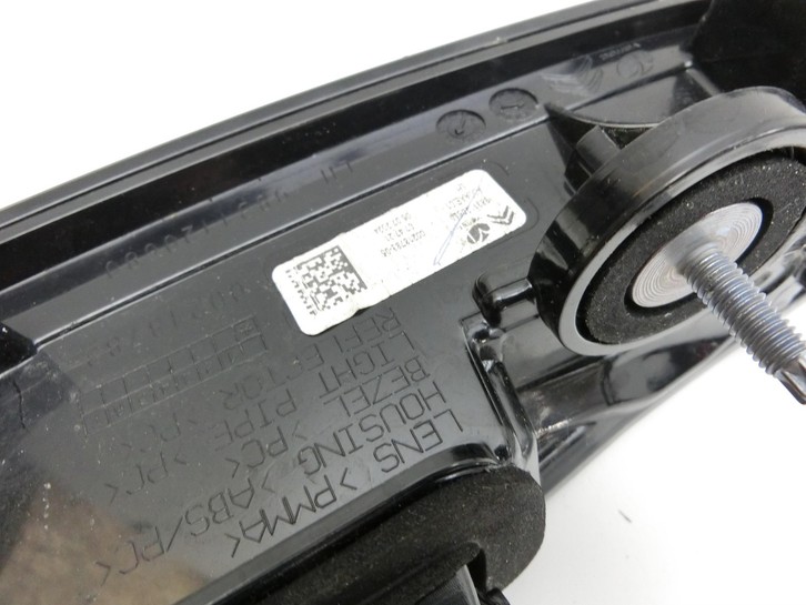 Citroen C4 III 20-24 SchräghLim Rückleuchte Heckleuchte für Klappe Innen Links Unten Citroen C4 III 20-24... Vorschau 4