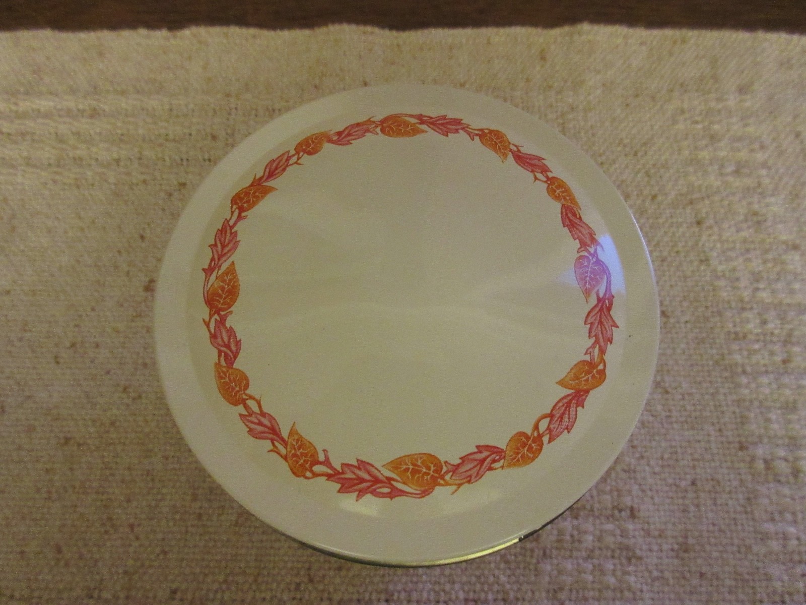 VTG Small DAHER Round Tin - The Tin Box Co. - Made in England Bird/Floral Design