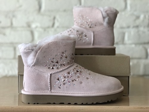 UGG W BLISS STUDDED BLING 6.5 モカシン UGG W BLISS STUDDED BLING 6.5 モカシン UGG W BLISS STUDDED