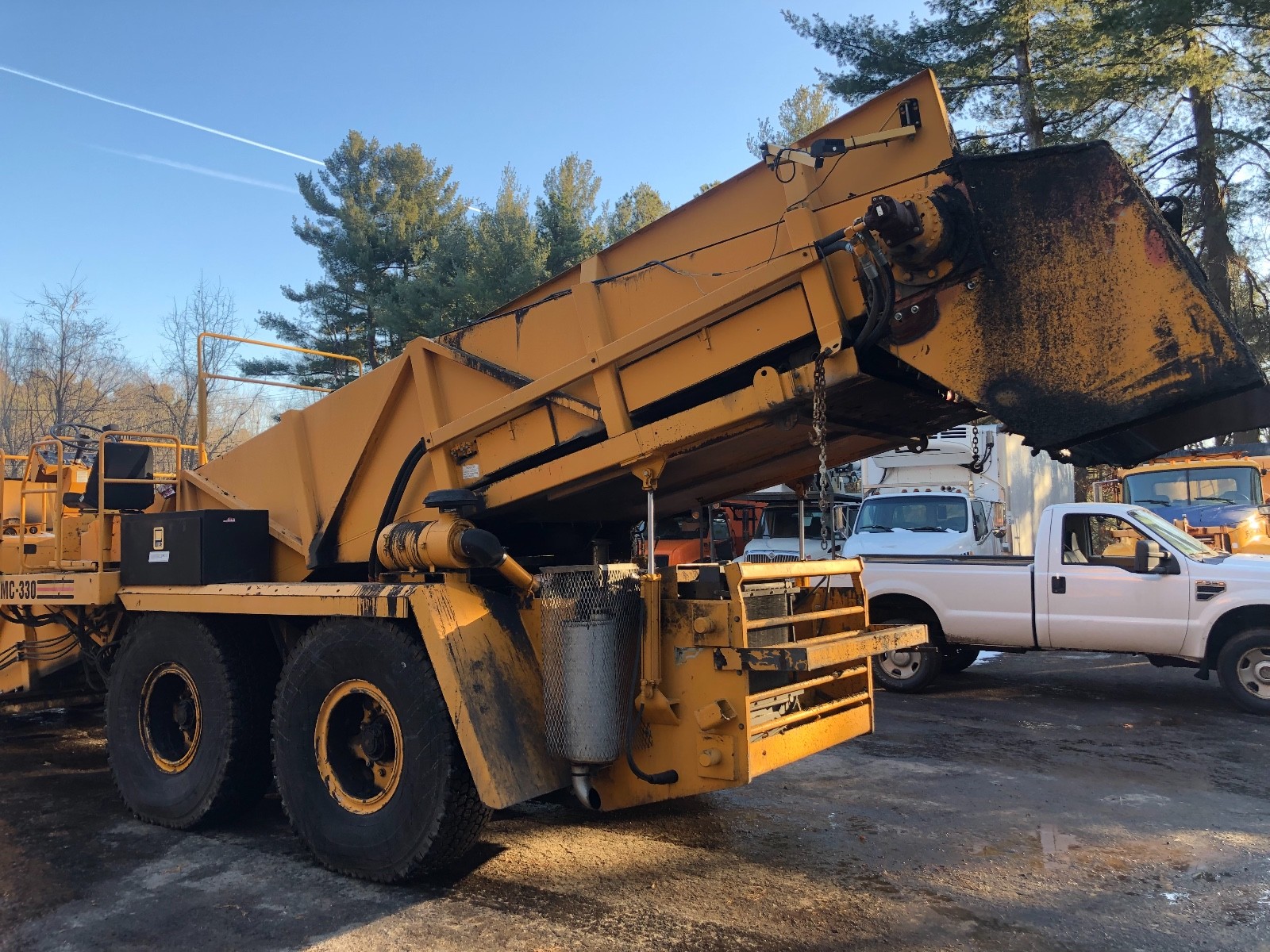 2004 Blaw-Knox MC330 Mobile Conveyor Material Asphalt  transfer