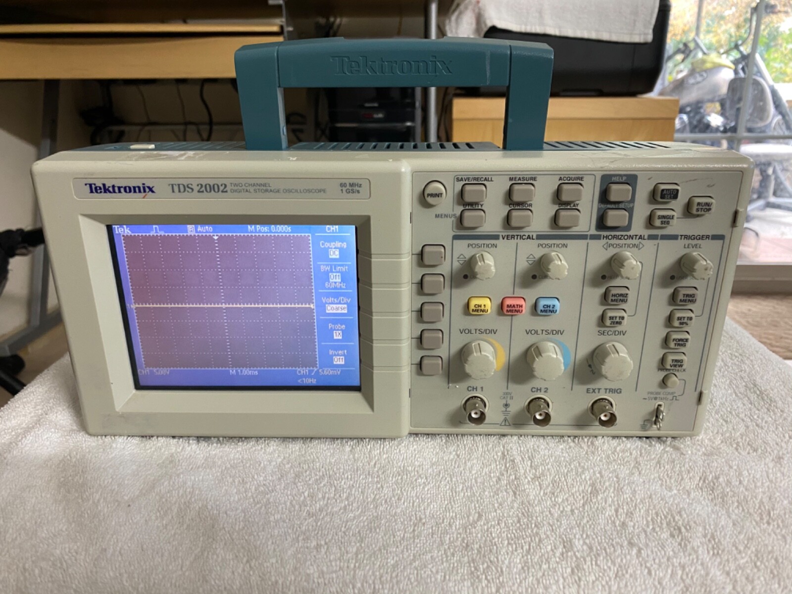 tome classic-pro DCP2000 No.２ Tektronix TDS2002 Oscilloscope, portable 60MHz, 2Channel