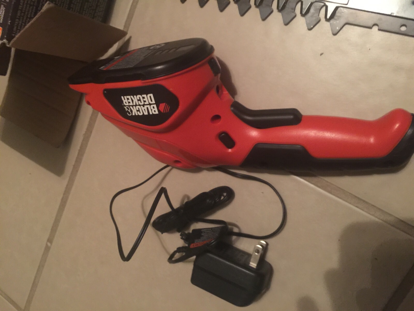 Black & Decker 2-n-1 Lithium Garden Shears GSL35 3.6V ORIGINAL BOX