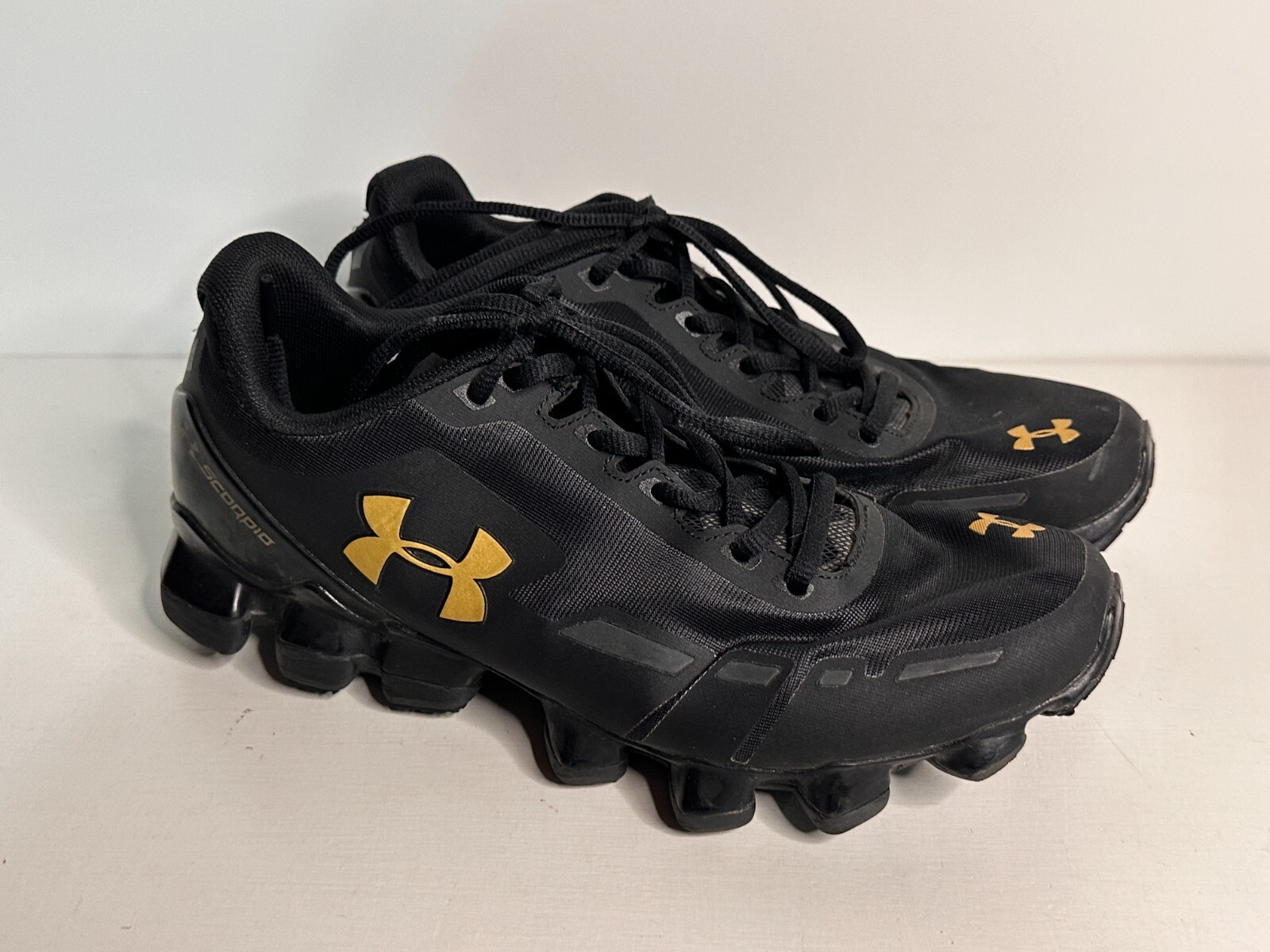 Under Armour Scorpio Black Gold Athletic Shoes Men Size 7 | eBay