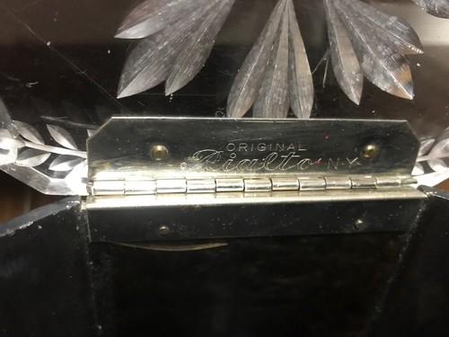 VINTAGE RIALTO NY PEARLIZED GRAY/SILVER LUCITE BOX PURSE