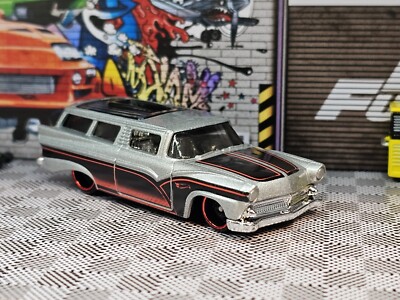 2020 HOT WHEELS 8 CRATE CLASSIC 1955 FORD RANCH STATION WAGON, ROD SQUAD New