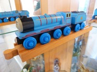 thomas tank engine wooden train track