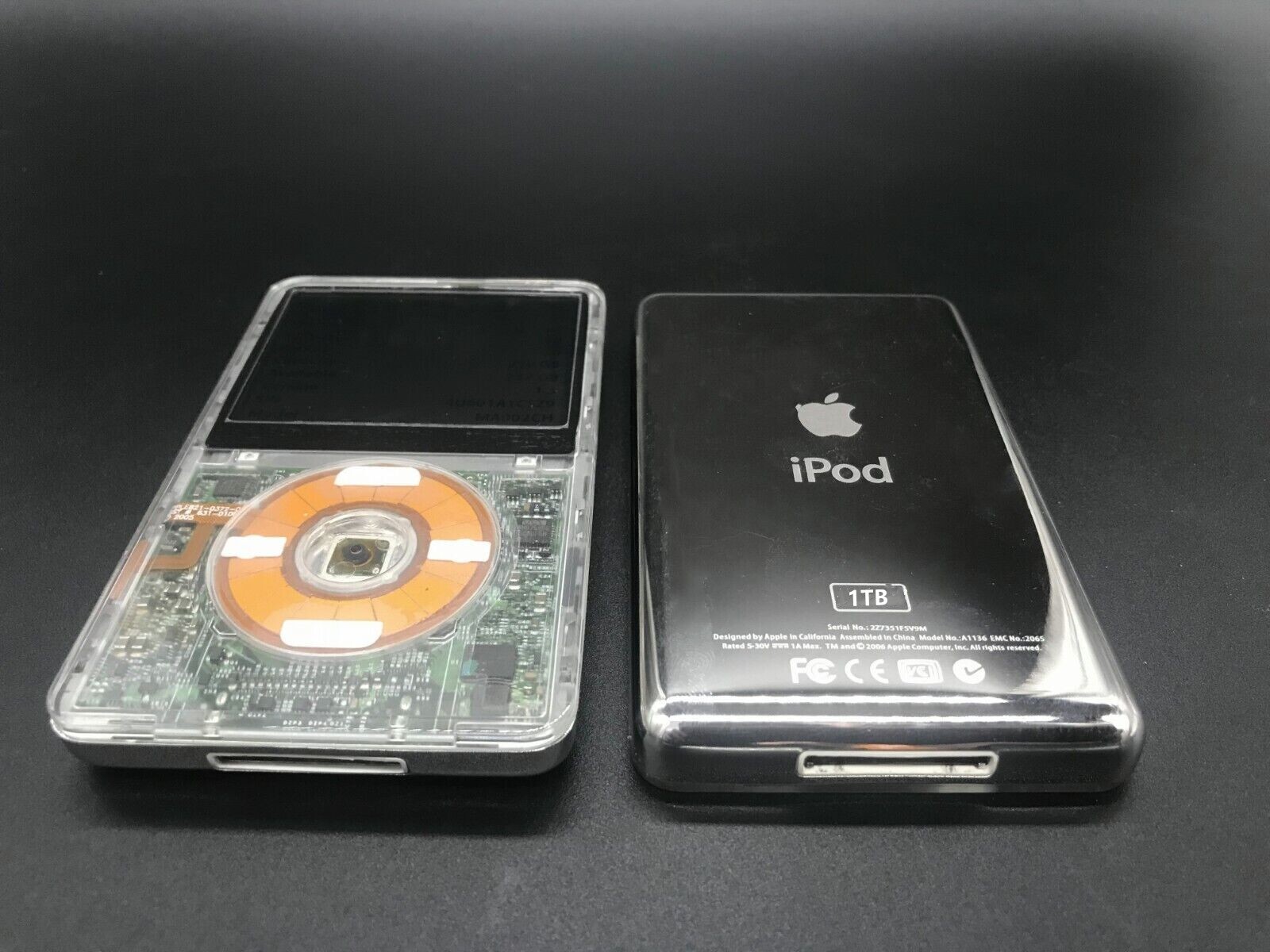稼動品 iPod classic U2 ポーターケース付き 稼動品 iPod classic U2 ポーターケース付き